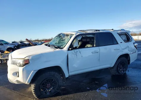 2018 Toyota 4Runner Sr5/Sr5 Premium z USA, uszkodzony, nr VIN JTEBU5JR7J5606158